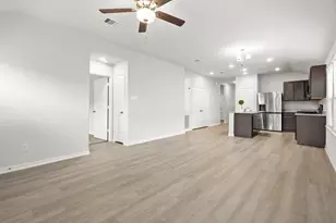 5345 Basquiat Dr, Houston, TX 77048 - Photo 9