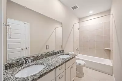 10408 Quiet Courtyard Road, Houston, TX 77043 - Photo 21