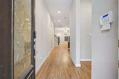 10408 Quiet Courtyard Road, Houston, TX 77043 - Photo 3