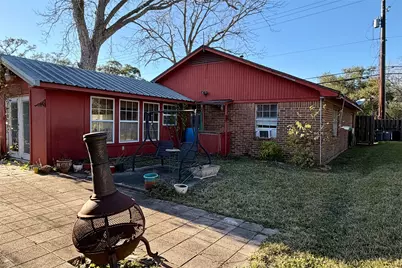 215 Grand Avenue, Bacliff, TX 77518 - Photo 9