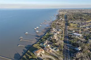 215 Grand Ave, Bacliff, TX 77518 - Photo 11