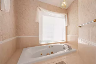 16419 Laurelfield Dr, Houston, TX 77059 - Photo 25