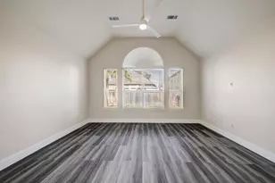 4615 Russett Ln, Sugar Land, TX 77479 - Photo 15