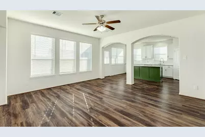 352 Selah Ct, Alvin, TX 77511 - Photo 9