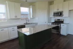 352 Selah Ct, Alvin, TX 77511 - Photo 3