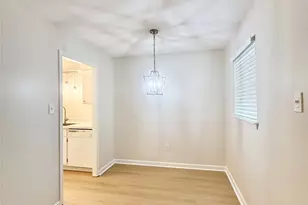 130 Oyster Creek Dr, Lake Jackson, TX 77566 - Photo 5