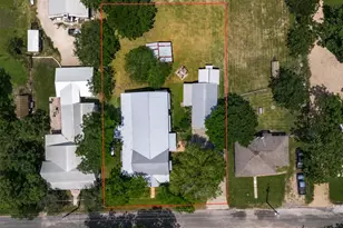 210 N Church St, Fayetteville, TX 78940 - Photo 15