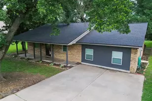 504 Walnut St, Waller, TX 77484 - Photo 1