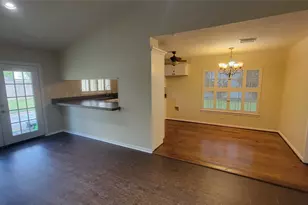 256 E Castle Harbour Dr, Friendswood, TX 77546 - Photo 5
