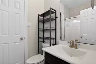 2841 Shadow Woods Ct, Houston, TX 77043 - Photo 45