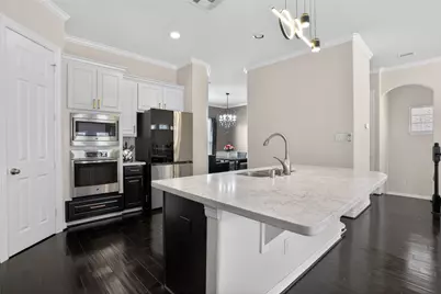 2841 Shadow Woods Court, Houston, TX 77043 - Photo 13