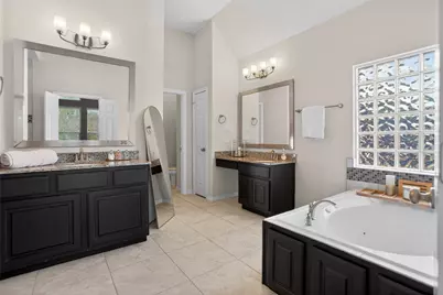 2841 Shadow Woods Court, Houston, TX 77043 - Photo 29