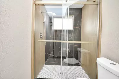 5234 Abercreek Avenue, Friendswood, TX 77546 - Photo 19