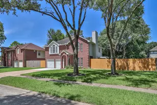 1333 Deer Ridge Dr, League City, TX 77573 - Photo 3
