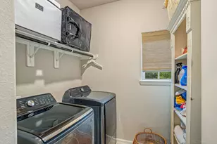 10612 Centre Glade Dr, Houston, TX 77043 - Photo 17