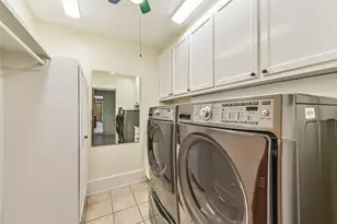 6637 Merry Ln, Houston, TX 77023 - Photo 17