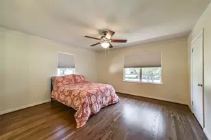 6637 Merry Ln, Houston, TX 77023 - Photo 23