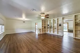 6637 Merry Ln, Houston, TX 77023 - Photo 7