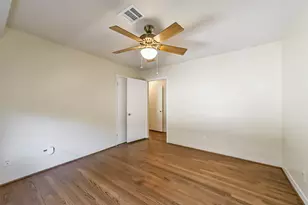 6637 Merry Ln, Houston, TX 77023 - Photo 21