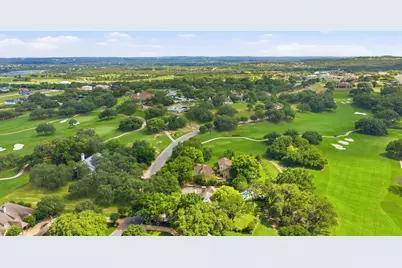 27030 Masters Pkwy, Spicewood, TX 78669 - Photo 41