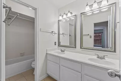 14403 Circlewood Way, Houston, TX 77062 - Photo 19