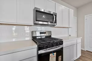 3542 Cardinal Pointe Dr, Angleton, TX 77515 - Photo 5