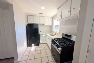 10418 S Oswego St, Houston, TX 77029 - Photo 11