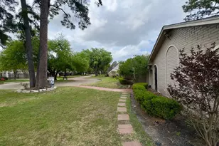 4902 Dunsmere St, Houston, TX 77018 - Photo 3