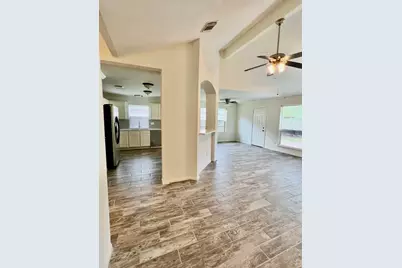 6010 Forest Plaza Court, Houston, TX 77066 - Photo 9