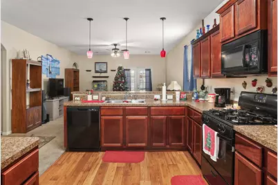 812 Indigo Springs Ln, La Marque, TX 77568 - Photo 7