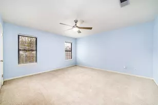 7505 Memorial Woods Dr, Houston, TX 77024 - Photo 9