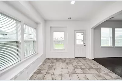 6527 Hunters Trace Lane, Baytown, TX 77521 - Photo 11