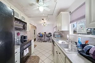 10415 Norton Dr, Houston, TX 77043 - Photo 9