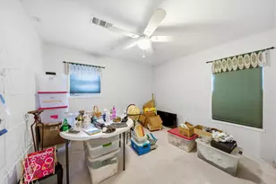 10415 Norton Dr, Houston, TX 77043 - Photo 17