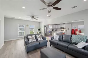 1326 Emerald Dr, Crystal Beach, TX 77650 - Photo 17