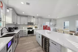1326 Emerald Dr, Crystal Beach, TX 77650 - Photo 15
