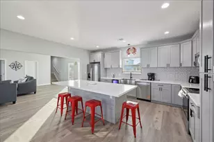 1326 Emerald Dr, Crystal Beach, TX 77650 - Photo 13