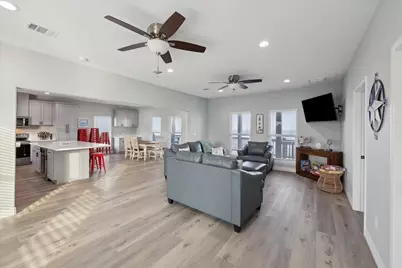 1326 Emerald Drive, Crystal Beach, TX 77650 - Photo 9