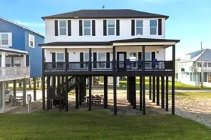 1326 Emerald Dr, Crystal Beach, TX 77650 - Photo 1