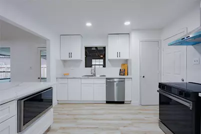 2902 Misty Park Drive, Houston, TX 77082 - Photo 9