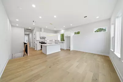 328 Janisch #D, Houston, TX 77018 - Photo 13