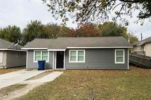 3238 Texas Ave, Texas City, TX 77590 - Photo 1