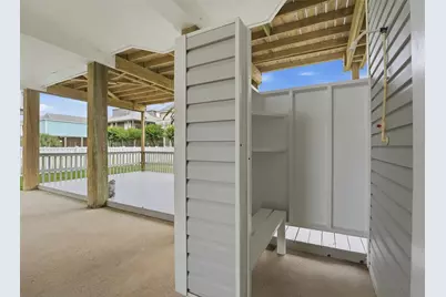 13915 Pirates Beach Boulevard, Galveston, TX 77554 - Photo 17