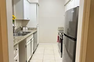 728 Bering Dr, Houston, TX 77057 - Photo 9