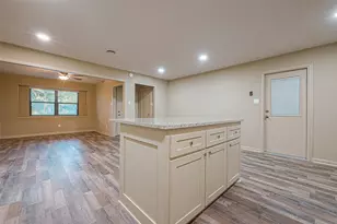 722 Venice St, Sugar Land, TX 77478 - Photo 9