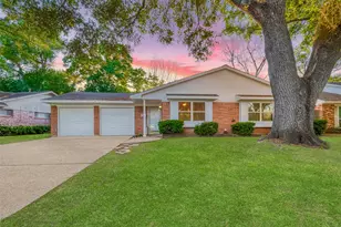 722 Venice St, Sugar Land, TX 77478 - Photo 1
