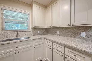 722 Venice St, Sugar Land, TX 77478 - Photo 7