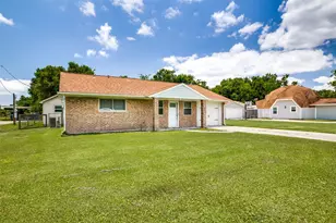 908 Redberry Hill Rd, Baytown, TX 77521 - Photo 3