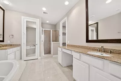8810 Lakeshore Bend Drive, Houston, TX 77080 - Photo 33