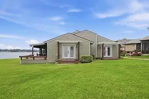 96 April Point Dr N, Conroe, TX 77356 - Photo 3
